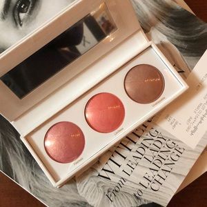 RealHer- Be fearless, be limitless- blush kit